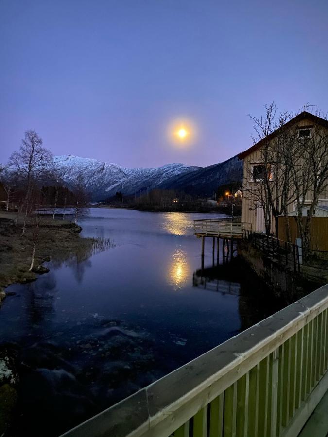 House On The Lake Bogen Exterior photo